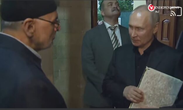 Russian President Vladimir Putin Received a Copy of The Holy Quran as a Gift