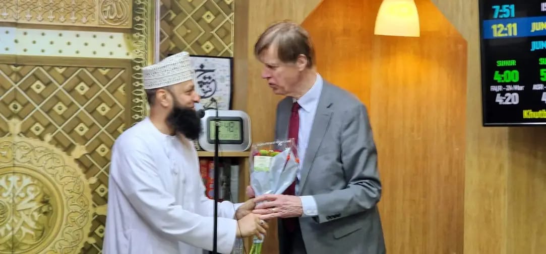 MP Stephen Timms Honored at Khatme Nubuwwat Academy London: A Beacon of Interfaith Harmony